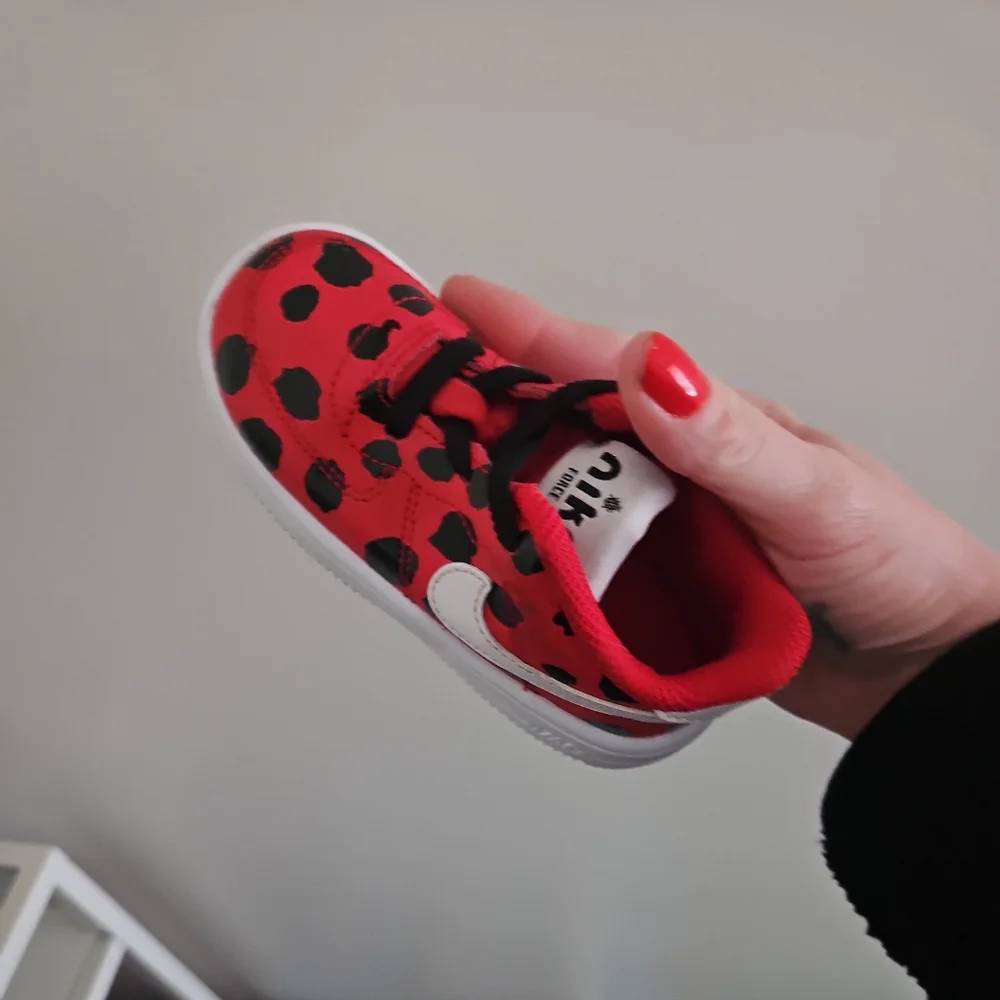 Nike sneakers - Picture 1 of 2